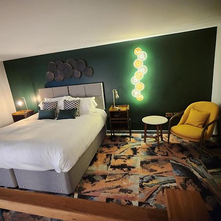 Pinnacle Suites Hotel Каус Экстерьер фото