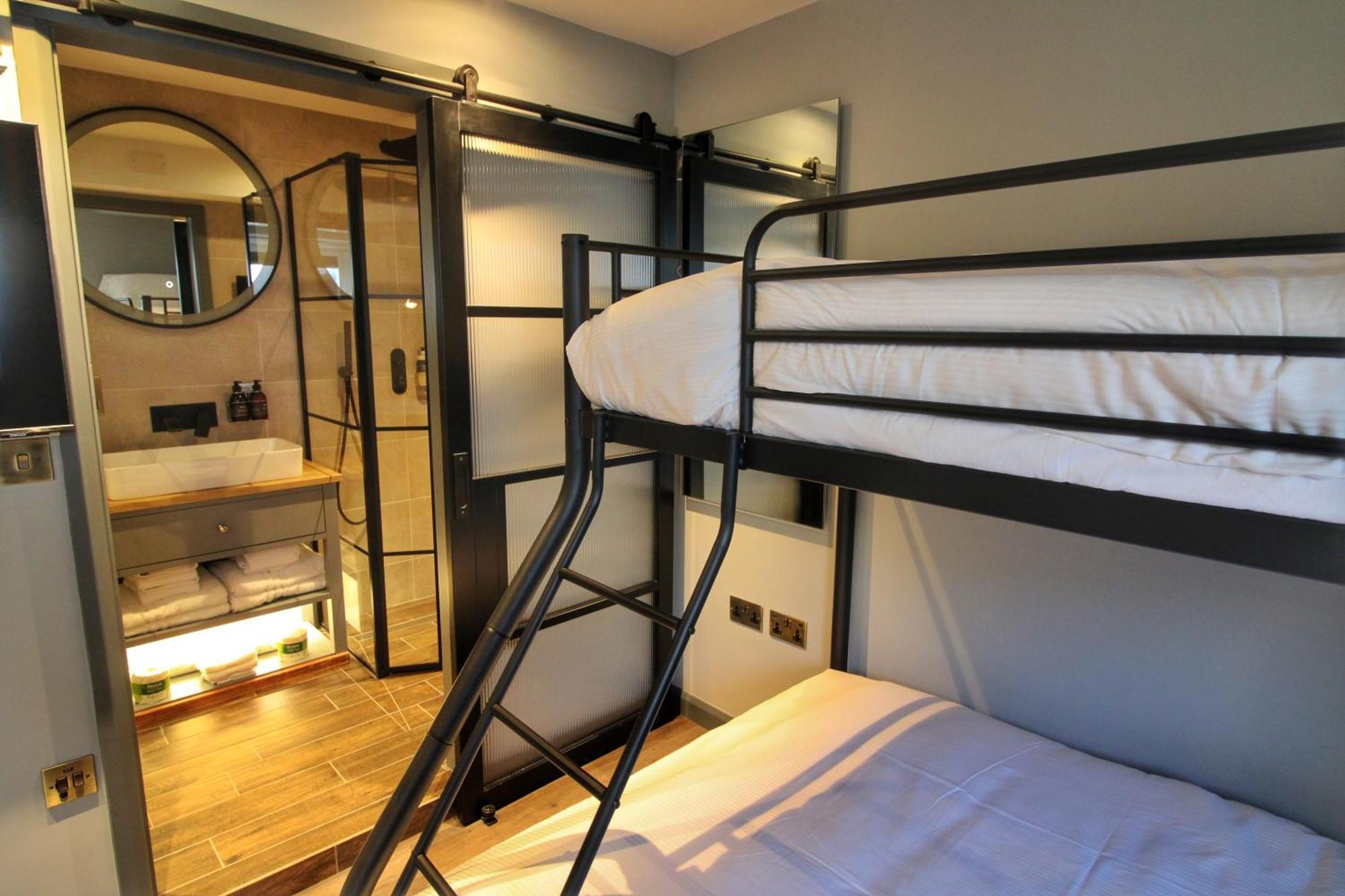 Pinnacle Suites Hotel Каус Экстерьер фото