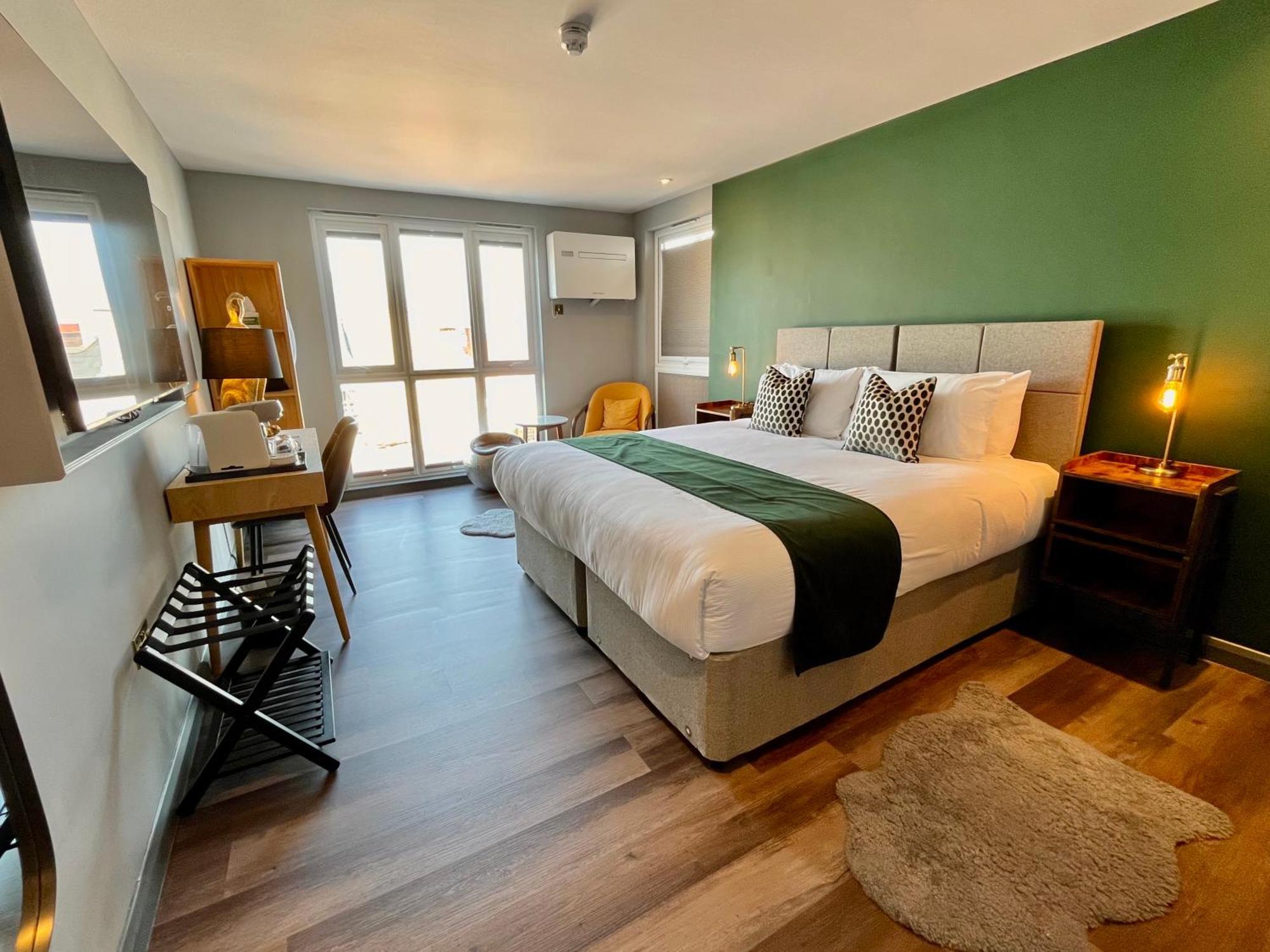 Pinnacle Suites Hotel Каус Экстерьер фото