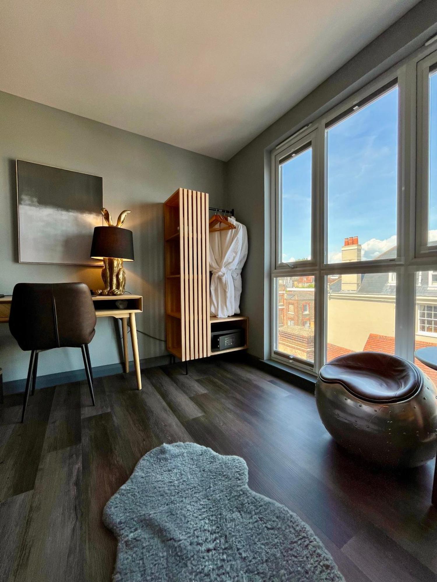 Pinnacle Suites Hotel Каус Экстерьер фото