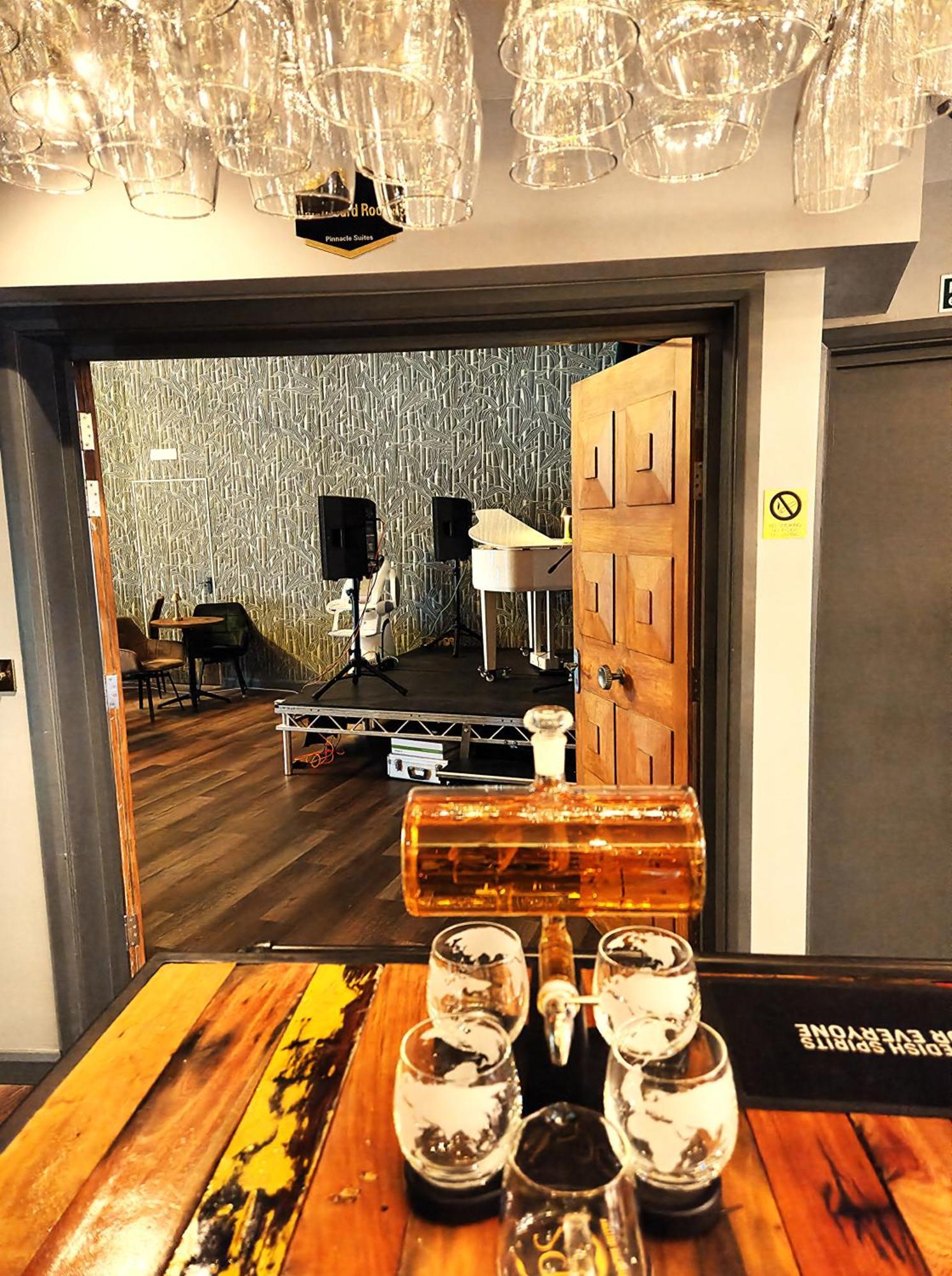 Pinnacle Suites Hotel Каус Экстерьер фото